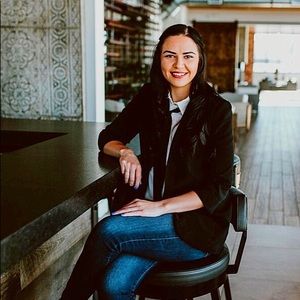 Meet your Posher, Gabrielle